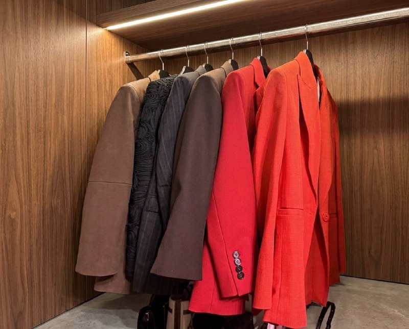 Продаю обувь, сумки, платья и пиджаки — фото 1