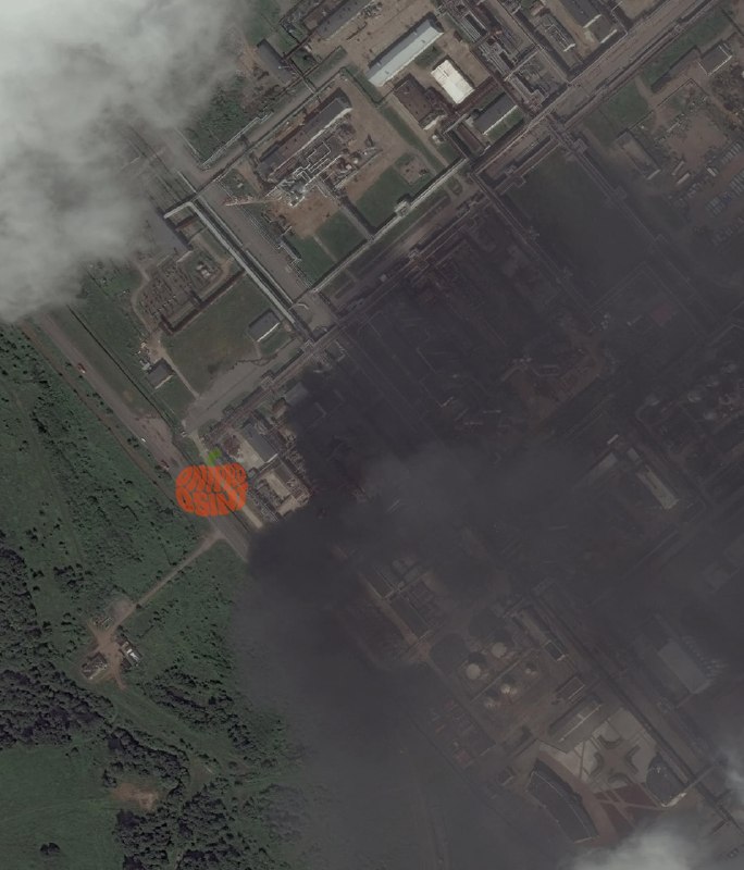 Satellite imagery confirms the AVT-5 unit at the Perm refinery was burning after yesterday's strike.