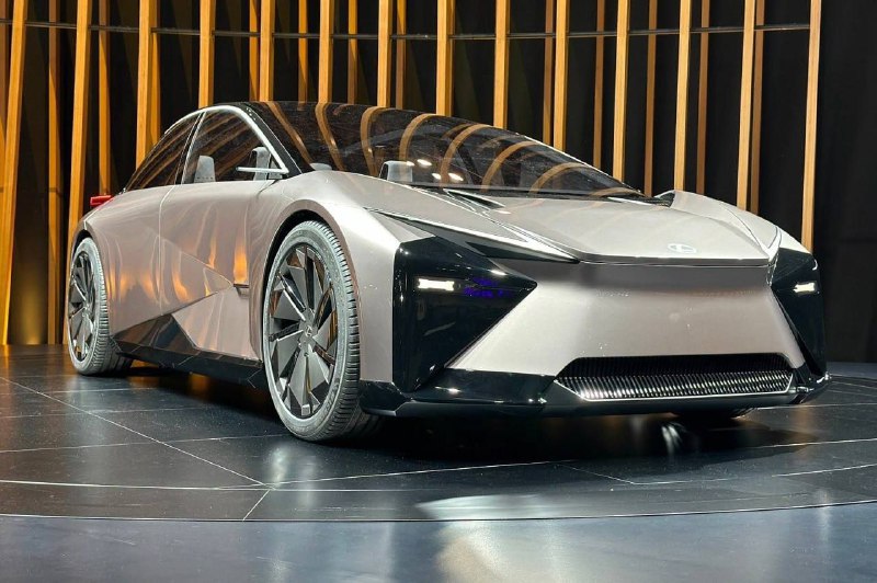Lexus представил электромобиль с футуристичным дизайном