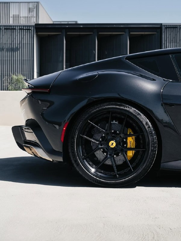 Ferrari 12 Cillindri 4