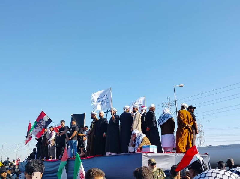בתמונות: השתתפות עדות שונות בהלוויית גופתו הטהורה של המנהיג עלי ח'אמנאי שנהרג בכרבלא הקדושה. "חוסיין הוא דר…