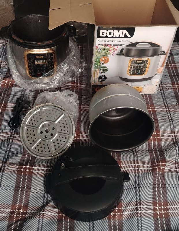 1. Мультиварка, скороварка Boma bm-60 100лар. 2. Мультиметр, тестер в пленке почти новый 35 лар мери