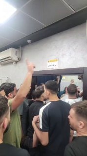 תרועות לאחר ששני בני אדם נהרגו מכדורי כיבוש בעת שהדפו מתקפה של מתנחלים על העיירה אל-מוג'יר, צפונית מזרחית ל…