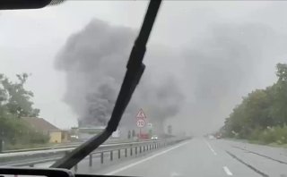 🇷🇺🇺🇦 - Russia hit a gas station in the region of Zhytomyr, Ukraine, starting a fire at the gas station.