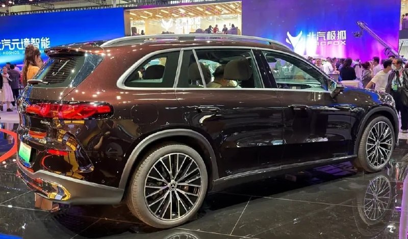 Mercedes показал удлиненный GLC на электротяге 2