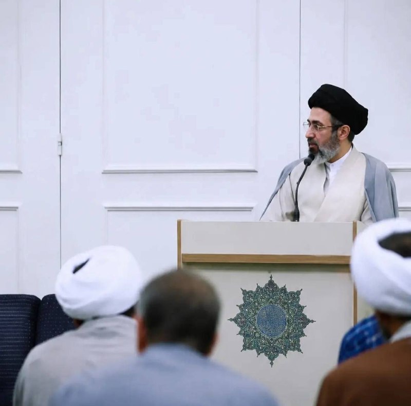جریان: ‼️به نقل از یکی از شاگردان رهبر انقلاب:گاهی در اتاقی نشسته بودیم و هوا هم روشن بود، از ما میپرسیدند: «به نظرتان این چرا