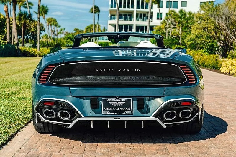 Aston Martin показал уникальный кабриолет 2