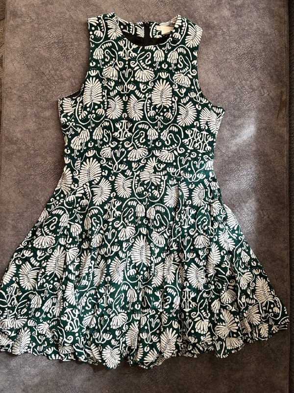 Платье H&M размер М, длина 81 см, состояние отличное, приятный материал, 15 лари. — фото 1