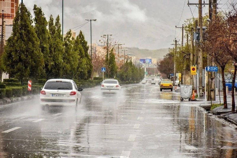 خسروشاه نیوز: احتمال بارش پراکنده در شمال غربسازمان هواشناسی:🔹️ در شمال استان هاى آذربايجان شرقى و آذربايجان غربى، اردبيل و ارتفاعات ا