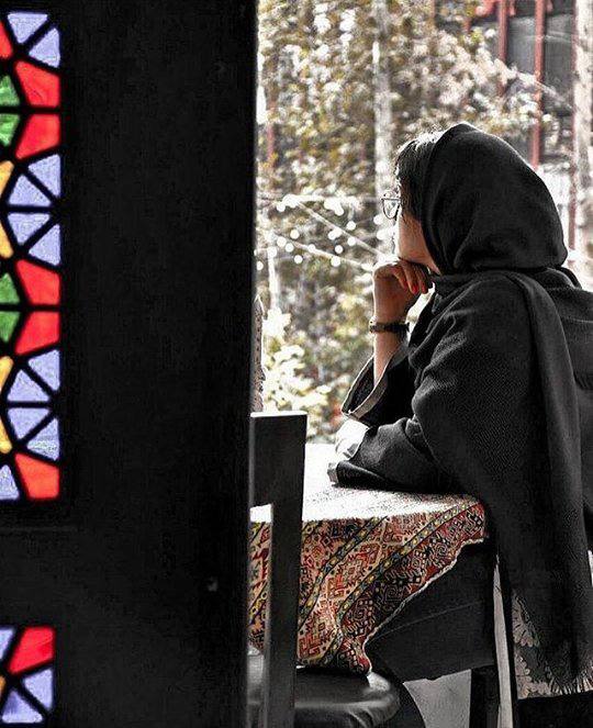 ❤️ڪافـه شـ؏ـر مجنـون❤️: هر آشناییِ تازه، اندوهی تازه‌ است؛مگذارید که نامِ شما را بدانندو به نام بخوانندتان!هر سلام،سرآغازِ دردناکِ یک خداحافظی ا