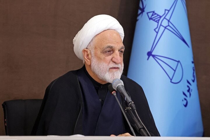 فرارو: اژهای: درباره اصلاح قیمت بنزین اختلافنظر وجود دارد در قضیهی تراستیها، موضوع مهم آن است که پیگیری و اهتمام ما استمرار