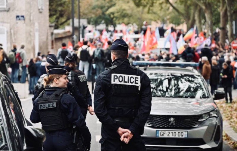 ️🇫🇷 The French Minister of the Interior: 135 people were arrested in connection with the protests and various weapons were seized.
