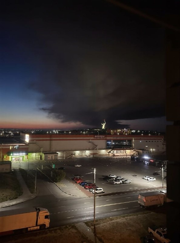 ❗️A warehouse storing household appliances is on fire in Vladivostok, with the blaze covering at least 5,000 m², according to initial reports.