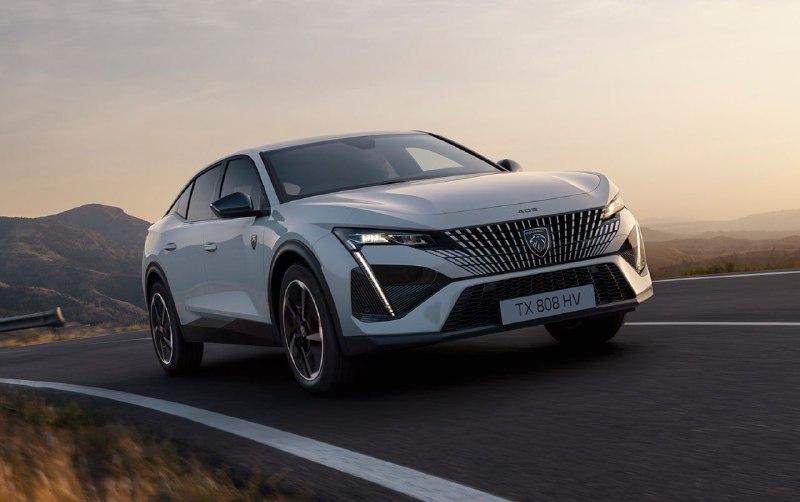 Линейку Peugeot 408 пополнила электрическая версия 5