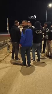 הרגע שבו פגש האסיר אחמד איברהים סוואלה את אביו ומשפחתו לאחר 32 חודשי מעצר בבתי הכלא הכיבוש