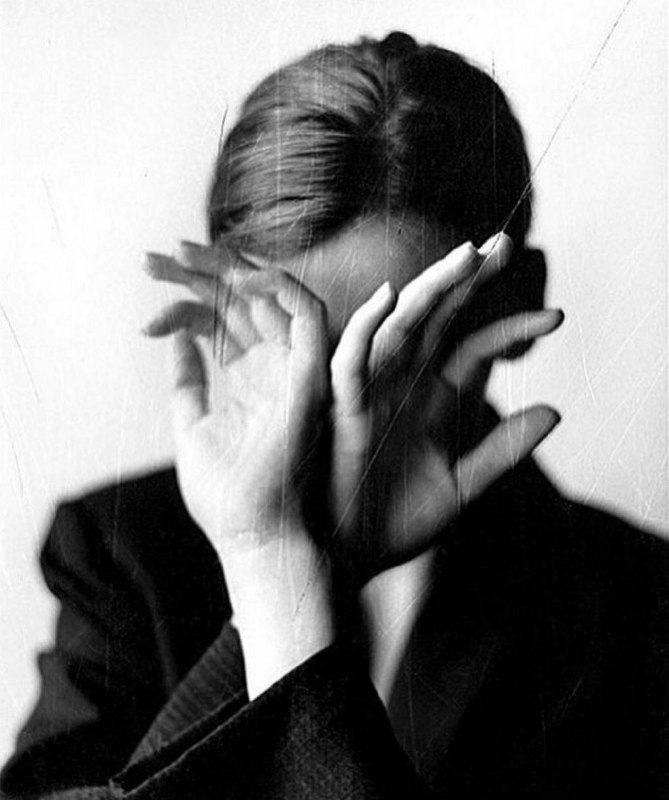 آها ...: You can't be strong all the time. Sometimes you just need to be alone and let your tears out.شما نمی توانید همیشه قوی