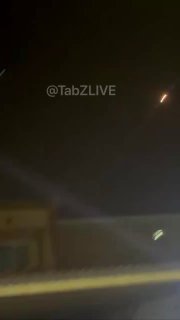 🚨 תמונות מכווית שבהן מערכות ההגנה האוויריות עדיין מתמודדות עם קליעים איראניים.