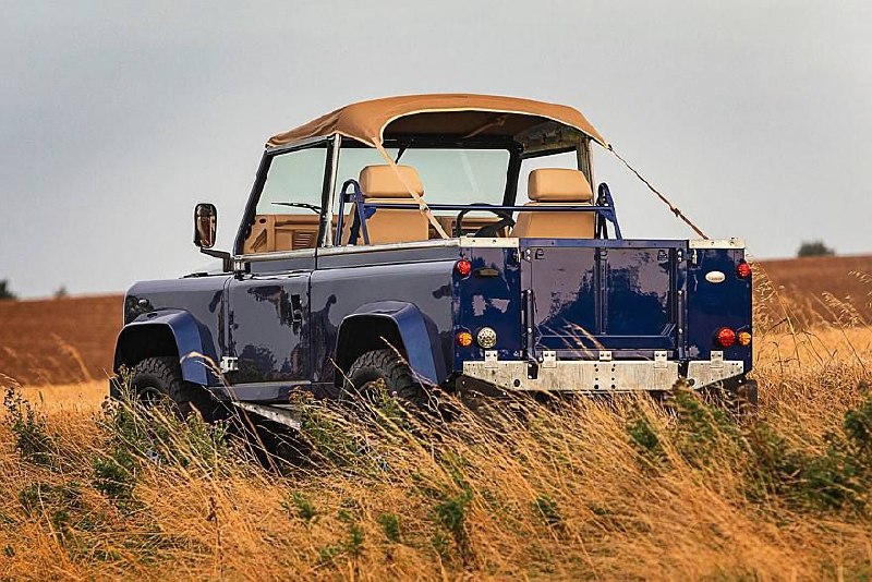 Представлен рестомод на базе Land Rover Defender 90 2