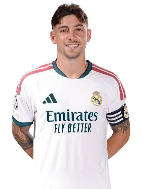 رئال مادرید | Real Madrid: 🎙فده والورده:💬 من بسیار خوشحالم و واقعاً مشتاقانه منتظر شروع لیگ و فصل با تمام تیم و کسب عناوین قهرمانی در این سال هستم.