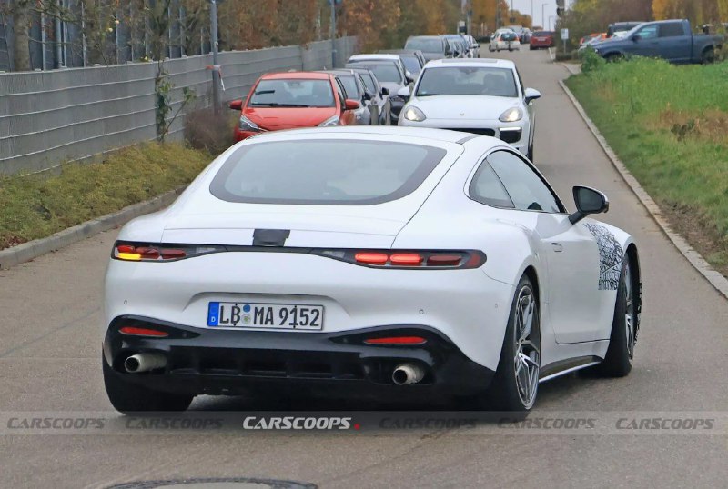 «Бюджетный» суперкар: базовую версию Mercedes-AMG GT вывели на тесты 3