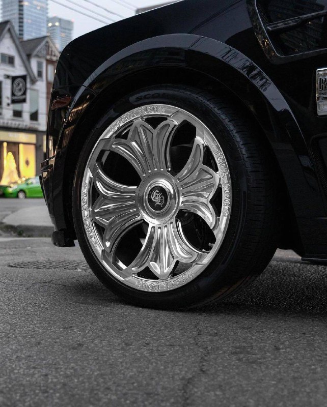 1/1 Chromeharts Mansory Rolls Royce Cullinan 2