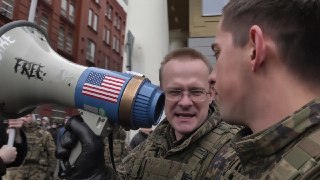 Военные США на Ближнем Востоке спалились из-за фитнес-браслетов — приложение Strava раскрыло количество и местоположение американских солдат, пишет Sky News.Данные о пробежках и тренировках выкладывали более 1300 пользователей сервиса. Несмотря на ограниче