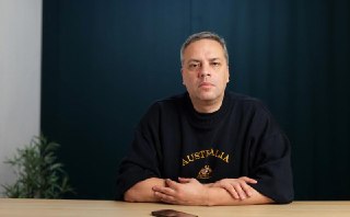 Оппозиционер Владимир Милов внесен в перечень террористов и экстремистов Росфинмониторинга.В 2023 году суд в Москве заочно приговорил Милова к восьми годам колонии по делу о фейках про российскую армию из-за стрима на ютуб-канале «Навальный Live». Милов пр