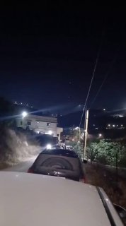 חיילי הכיבוש יורים כדורים לעבר צעירים שהגיבו לפיגוע של מתנחלים בכפר בורקה, צפונית מערבית לשכם.