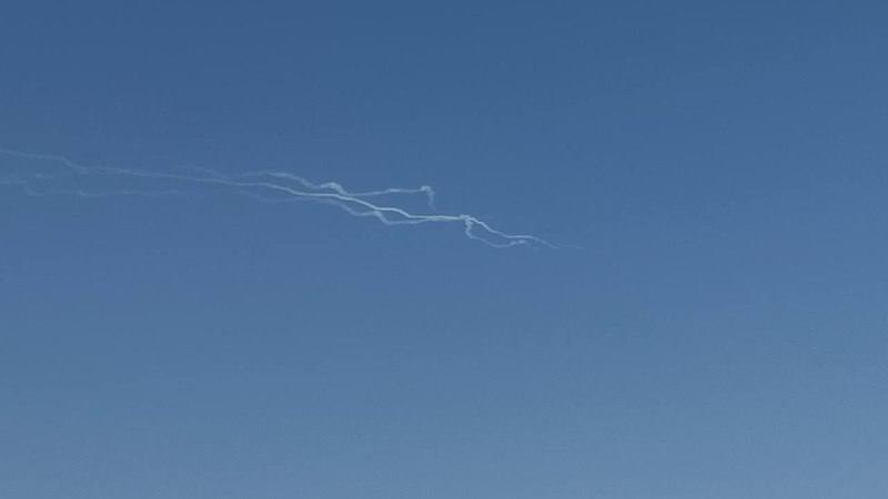 —️🇮🇷/🇰🇼 חדש: איראן גם שיגרה לפחות 4 טילים בליסטיים לעבר כווית מוקדם יותר הבוקר