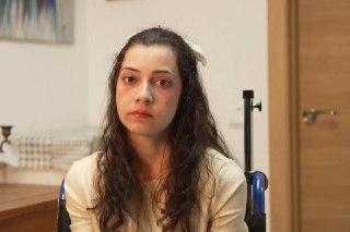 В Испании 25-летняя девушка добилась права на эвтаназию через суд — El Pais Ноэлия Кастильо Рамос родилась в неблагополучной семье: у ее родителей была наркотическая зависимость, с 12 лет она жила в приютах, а после совершеннолетия оказалась в социальном ц