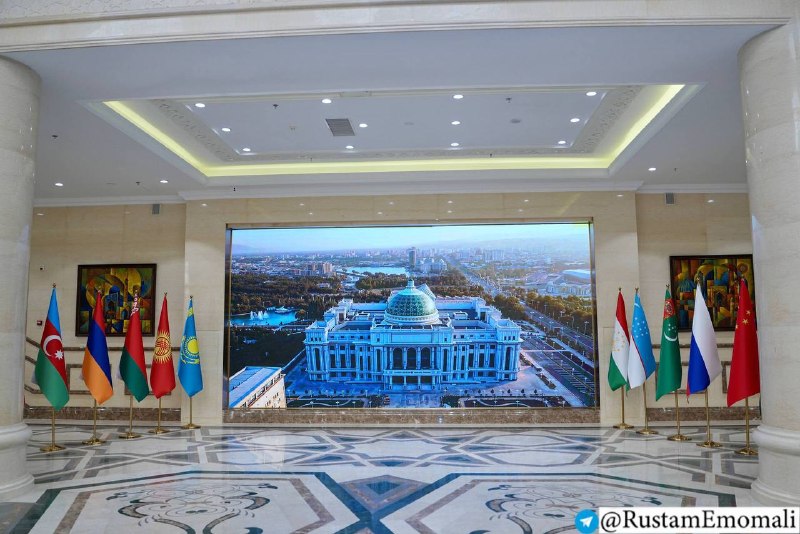 В Душанбе прибыли руководители парламентов Узбекистана, Казахстана и Туркменистана и делегация Кыргызстана