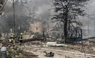 ⚡️ В Пятигорске после мощного взрыва на АЗС шестеро пострадавших. Власти сразу опровергли удар БПЛА, причина — нарушения при разгрузке газовозаОткрытый огонь на газовой АЗС, расположенной на улице Ермолова в Пятигорске, спасатели потушили почти через четыр