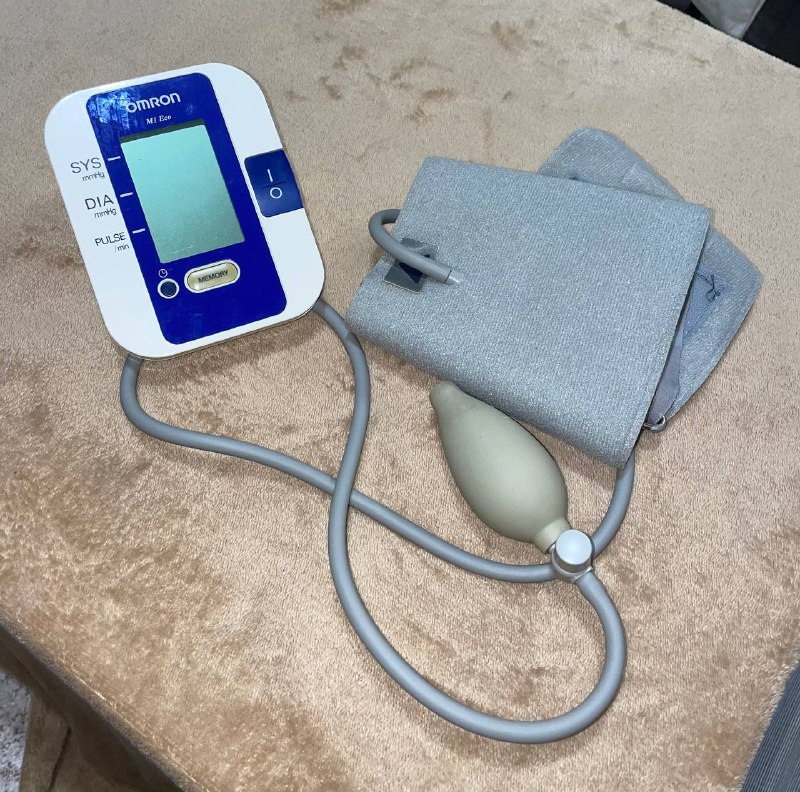 Танометр OMRON в отличном состоянии, 50 лари — фото 1