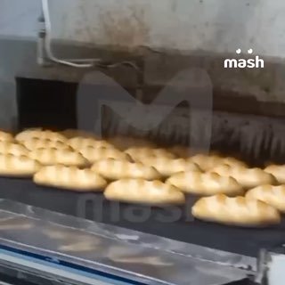 Работники подмосковного хлебозавода "Коломенский" массово увольняются из-за жары в цехах. Производство в Балашихе уже просело — десятки сотрудников отказываются работать и планируют уйти в ближайшее время. Тех, кто отказывается печь, переводят на другие уч