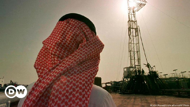 As oil prices fall can Gulf big spenders keep Trump pledges?