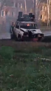 חיי היומיום של הכוחות המזוינים של אוקראינה בקרמטורסק בכל יום פוגעים מפעילי הכטב"מים שלנו ב-FPV במכוניות של…