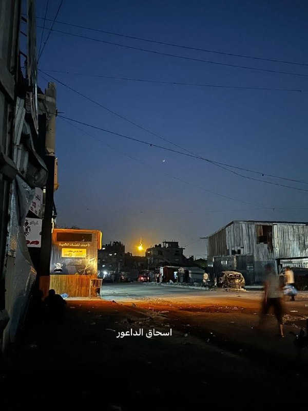 الاحتلال يطلق قنابل إنارة فوق شمال غزة