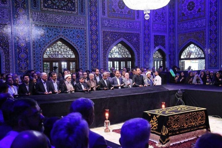 خبرگزاری مهر: وزیر دادگستری با حضور در بارگاه ملکوتی حضرت امام رضا (ع) با آرمان‌های والای رهبر شهید تجدید بیعت کرد. 🔗 mehrnews.com/x3c
