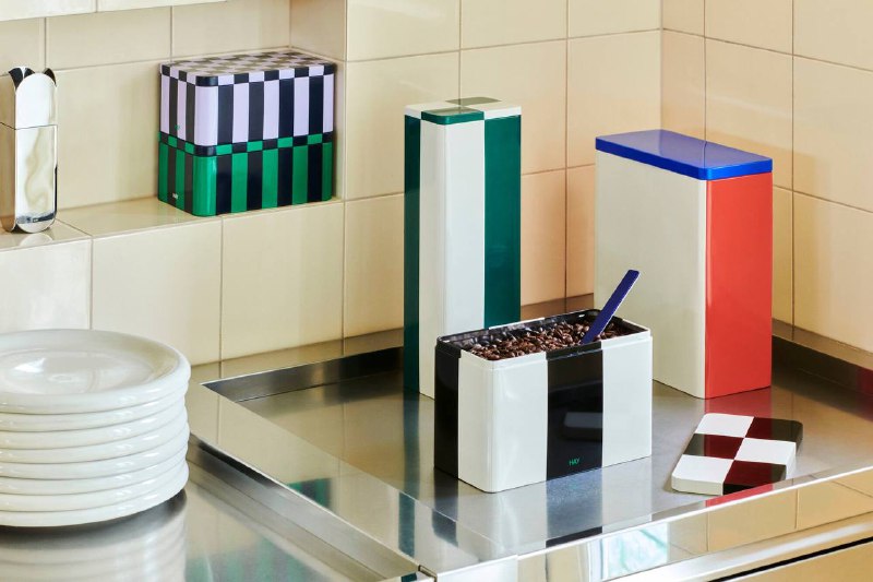 Разработанная бельгийским дуэтом Muller Van Severen, мельница для соли и перца Arcs это функциональный кухонный аксессуар с элегантным волнистым си... - изображение 1 - мельница, разработанная, бельгийским