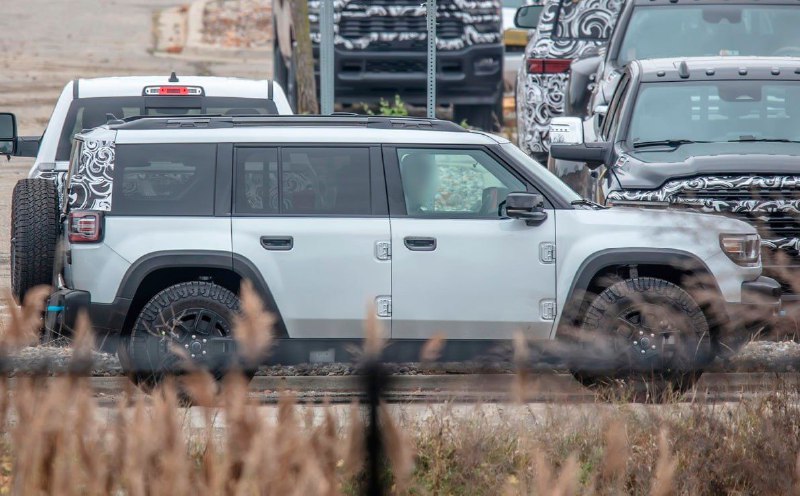 Jeep готовит брутальный электрический внедорожник Recon 3