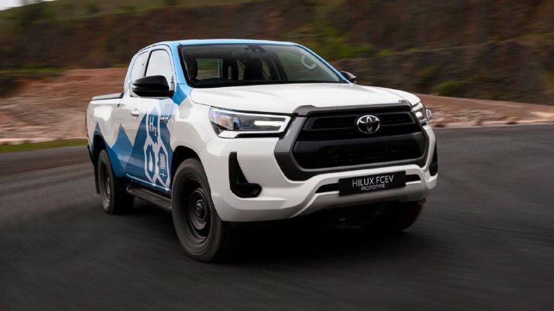 Toyota начала испытания водородного пикапа HiluxГрузовик укомплектовали силовой