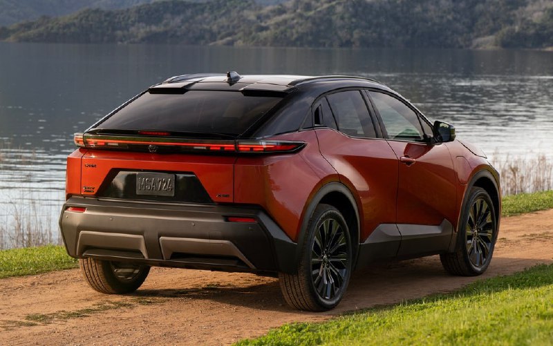 Toyota C-HR вернулся в США как электрокар 2
