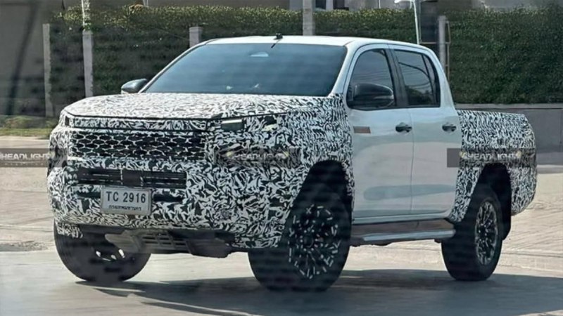 Новая Toyota Hilux получит интерьер в стиле Prado 2