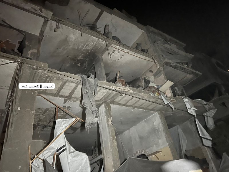 השפעות הרס גדול כתוצאה מפצצת מטוסי ישראל בית ליד "תחנת יאסין" בשכונת אל-צפתאווי, צפון רצועת עזה.