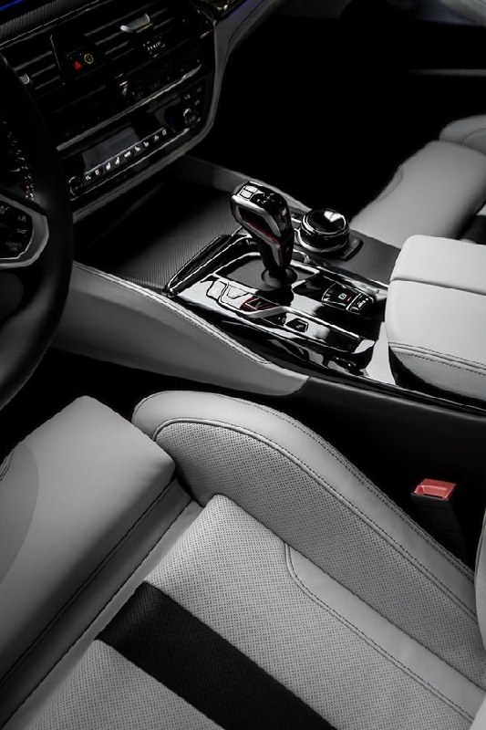 BMW M5 competition 8
