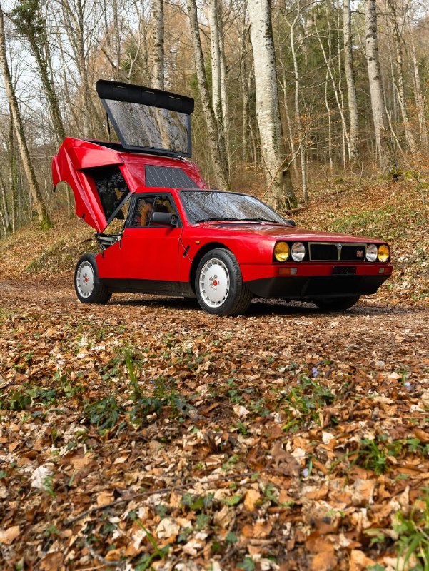 Lancia Delta S4 Stradale 4