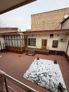 Eurodom Rakat qurilishi uchun uchastka maydoni 3,7 akr. Fasad 14.5 мет