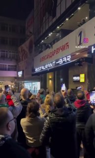 ווצ'יץ' זה הכל, לולה התנגדה בסרביה, גוש האופוזיציה "רשימת הסטודנטים" ניצח צפוי בבחירות המוקדמות לפרלמנט. את…