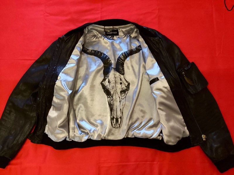 Описание: бомбическая куртка бренда philipp plein. осень - весна. оригинал. made in italy. шикарная,... - фотография - 1