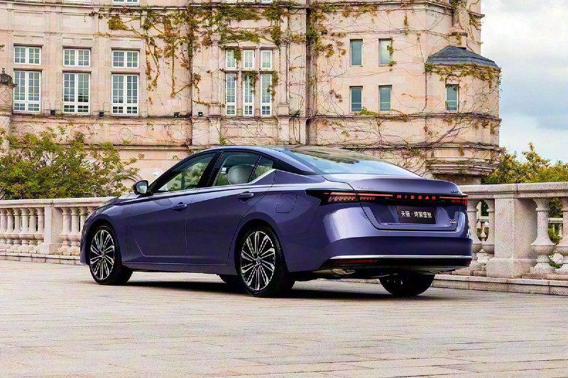 Nissan вернул на рынок седан Teana 2